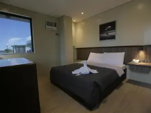 Pilar Marina Inn