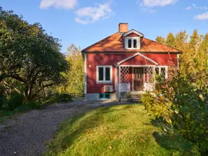 Red Haven Cottage