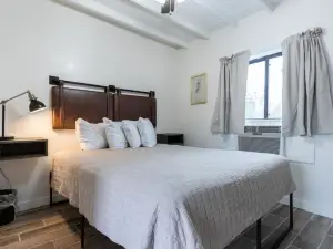 Sagebrush Inn