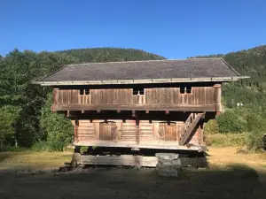 Sevletunet B&B and Cabins