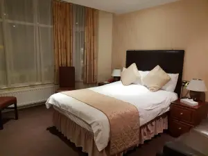 Ascot Hotel