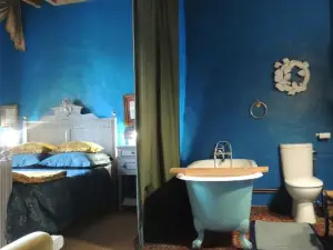 Maison d'hôtes "les Volets verts" et sa Brocante