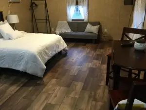 Kickapoo Shores Waterfront Cottages
