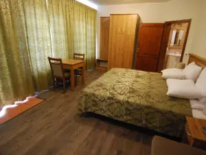 Ivanek Guest House