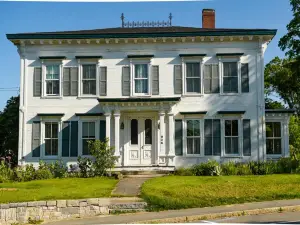The Waldoboro Inn Room 5