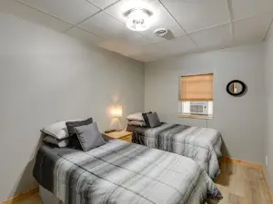 Modern Yankton Apartment Near Riverside Park!