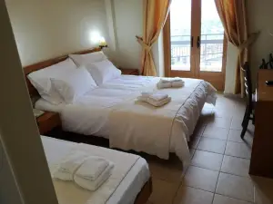 Parnon Hotel