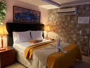Hotel Muevete Por Vargas