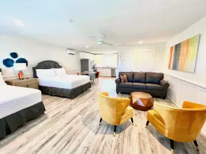 302 Queen Suite, 3rd Floor Low Tide