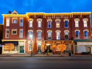 The Woodford Hotel
