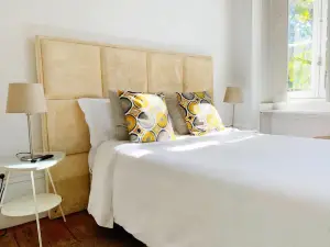WW Hostel & Suites
