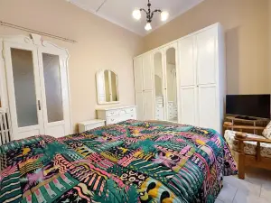 Casina Modesta