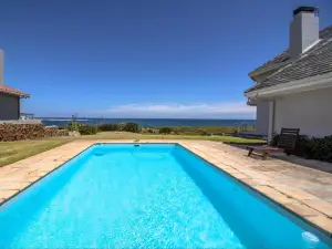 Sandbaai Country House