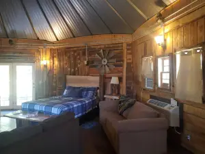 The Mountaineer - Rustic Mountain Yurt