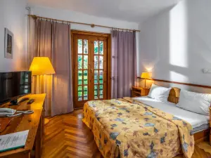 Bakony Hotel