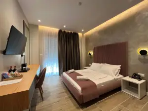 Domus Hotel & Apartments
