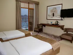 Al Ayjah Plaza Hotel