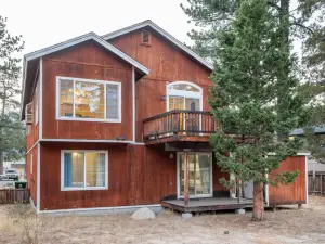 Blitzen by AvantStay Pet-Friendly Tahoe Retreat Near Heavenly Ski Resort