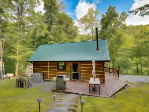 Cozy Log Cabin on 11 Acres 3 Mi to Cherokee Lake!