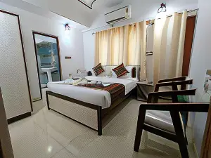 Hotel Aman Residency