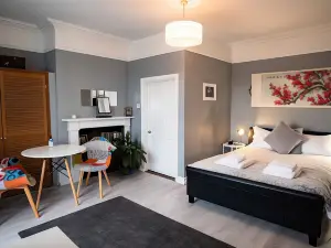 Laburnum Guest House at Bistro En Glaze