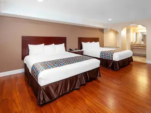 Travelodge by Wyndham Harbor City