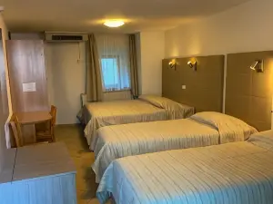 Fedrig Private Rooms & Apartment