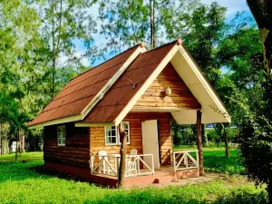 The Golden View Resort Suan Phueng