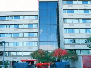 Gateway Hotel and Conference Center
