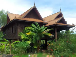 Bong Thom Home Stay