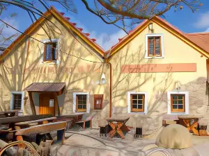 Restaurace & Penzion U Tří Jasanů