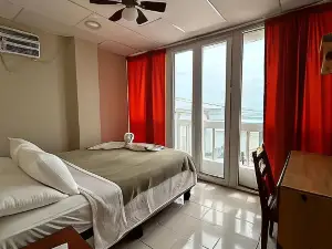Chescos Hotel & Hostel