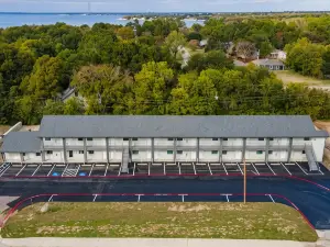 Extended Stay Gun Barrel City