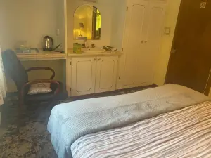 Palm Grove B&B