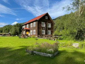 Sevletunet B&B and Cabins