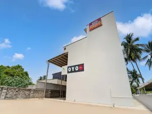 Hotel O Rishi Residency
