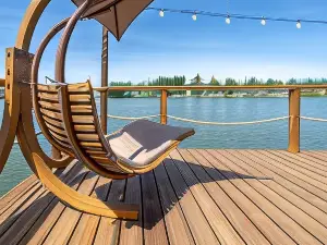 Lieblingsplatz Parey - Schwimmendes Iglu