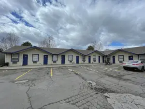 Mac's Motel