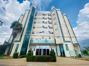 Shelton Palace Hotel