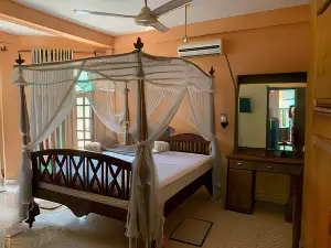 The Golden Residence