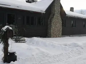 Deer Mountain Lodge & Wilderness Resort