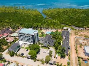 Tanga Beach Resort & Spa