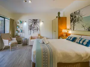 Boat Harbour Studio Apartments and Villas