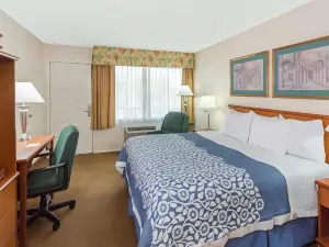 Days Inn by Wyndham Fort Myers Springs Resort