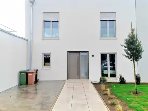 Spacious & Luxurious 5 Bedrooms House