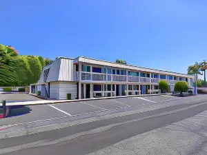 Motel 6 Claremont, CA