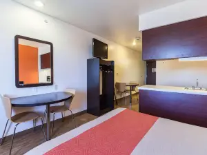 休倫桑達斯基6號汽車旅館