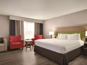 Country Inn & Suites by Radisson, Waterloo, IA