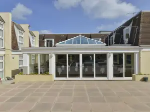 Saints Bay Hotel