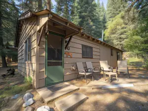 Bear Paw Lodge & Vacation Homes
